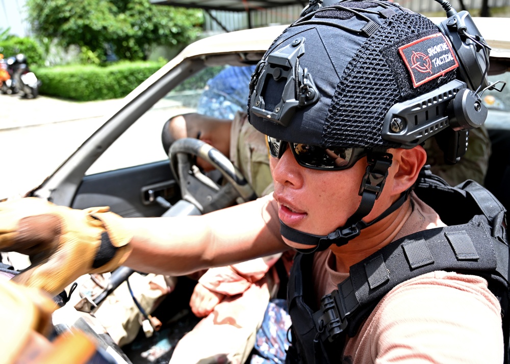 Extrication Training Enhances Joint Rescue Capabilities for Enduring Partners