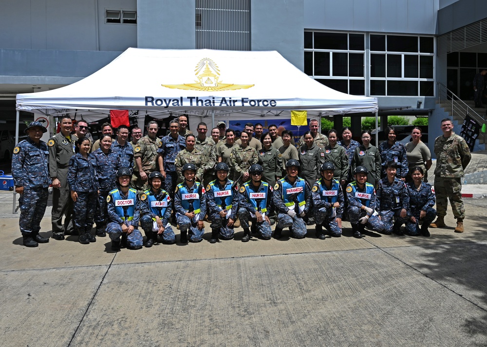U.S., Thai Forces Collaborate on Humanitarian Aid Skills at Enduring Partners