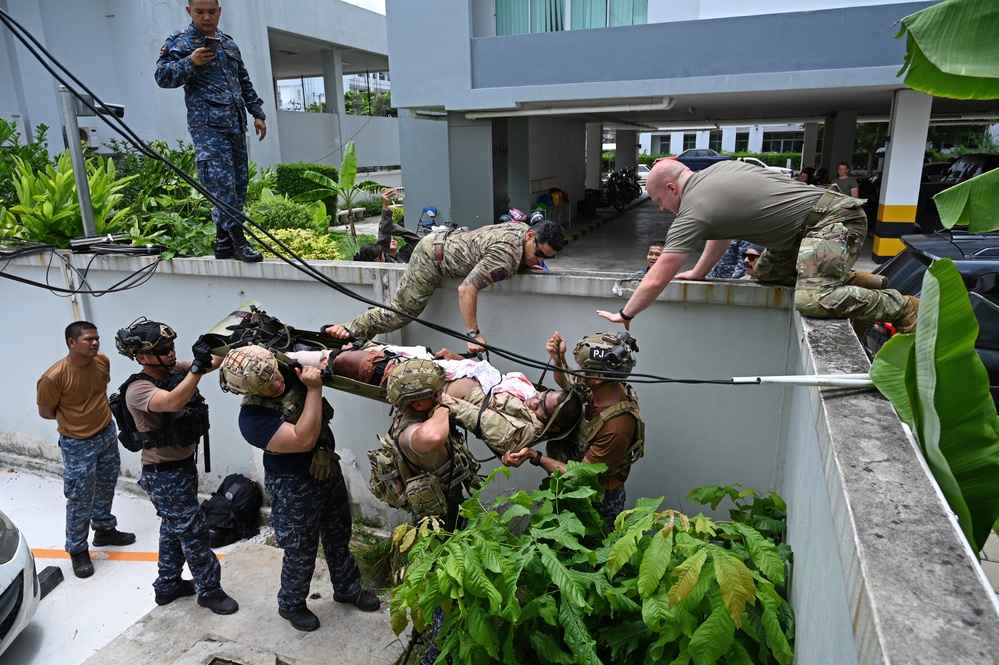 Extrication Training Enhances Joint Rescue Capabilities for Enduring Partners