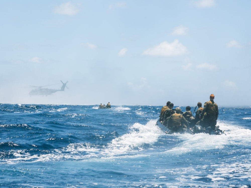 22nd MEU(SOC) | MSPF Conducts Helocast Operations off the Coast of Puerto Rico