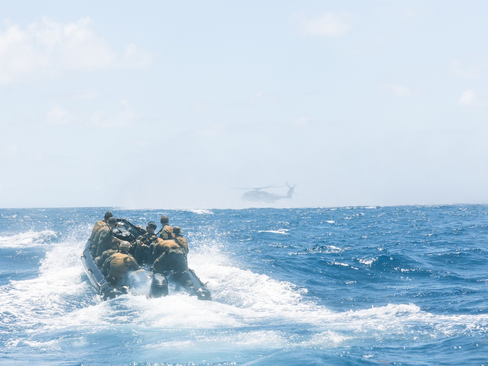 22nd MEU(SOC) | MSPF Conducts Helocast Operations off the Coast of Puerto Rico