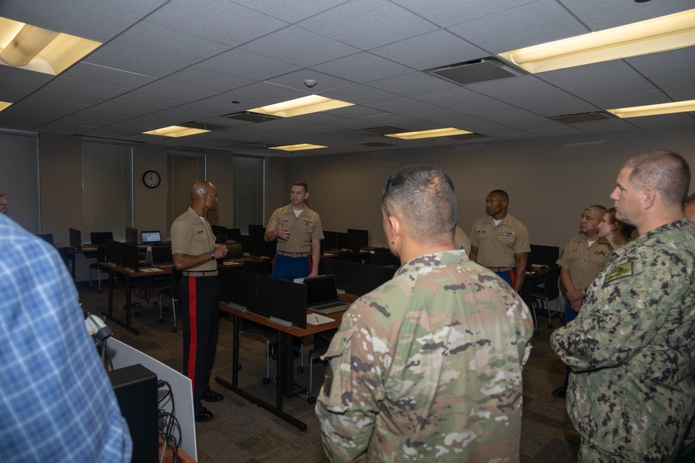 Western Recruiting Region Commanding General Visits Chicago MEPS