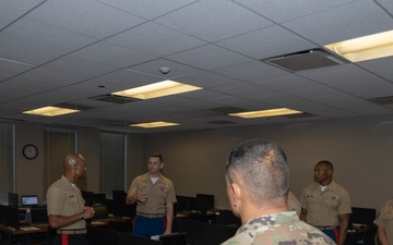 Western Recruiting Region Commanding General Visits Chicago MEPS