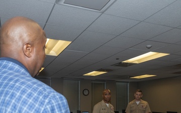 Western Recruiting Region Commanding General Visits Chicago MEPS