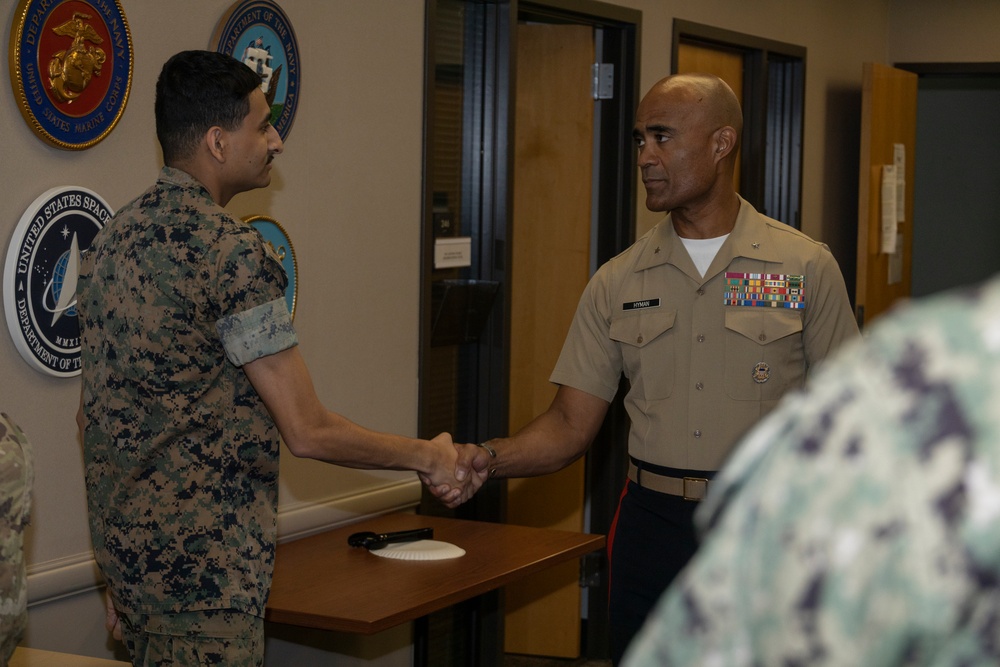 Western Recruiting Region Commanding General Visits Chicago MEPS