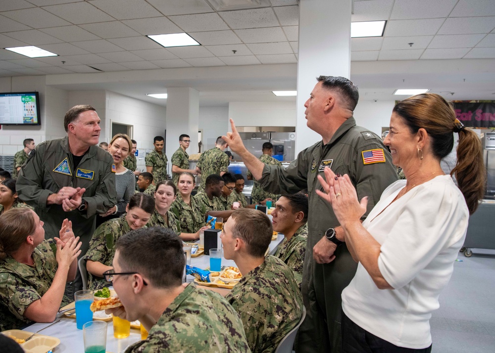 Adm. Craig Mattingly visits recruits at RTC