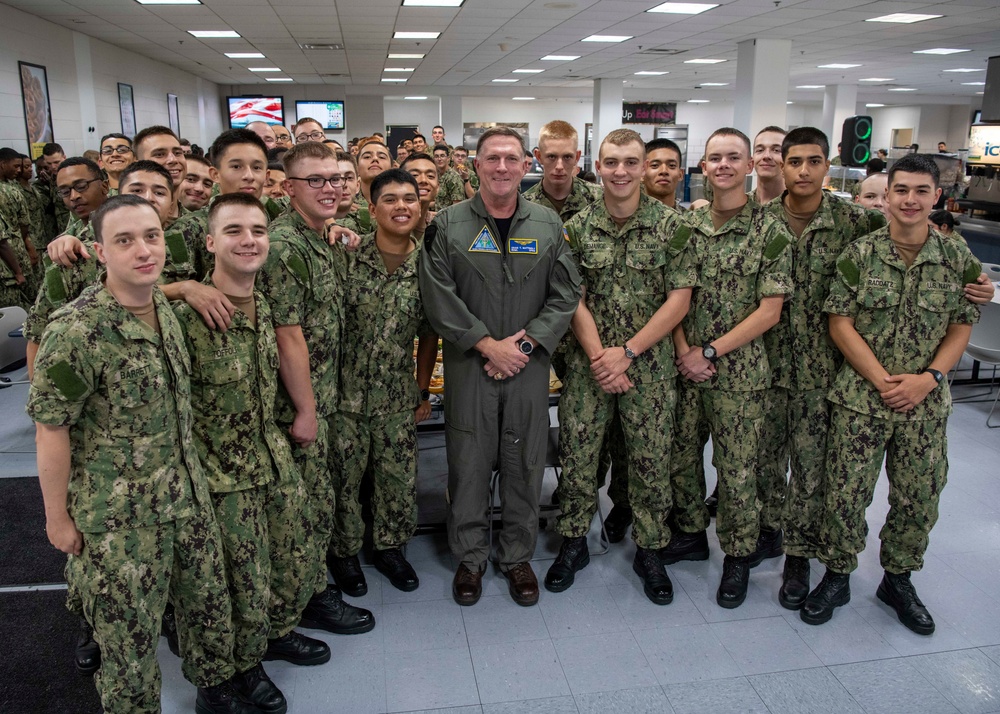 Adm. Craig Mattingly visits recruits at RTC