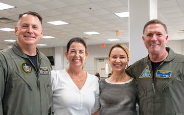 Adm. Craig Mattingly visits recruits at RTC