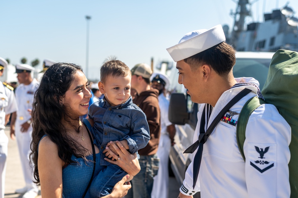 USS America (LHA 6) Completes Homeport Shift to San Diego