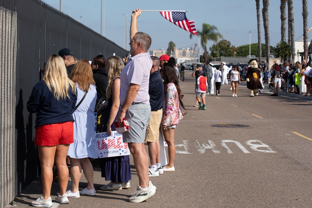 USS America (LHA 6) Completes Homeport Shift to San Diego