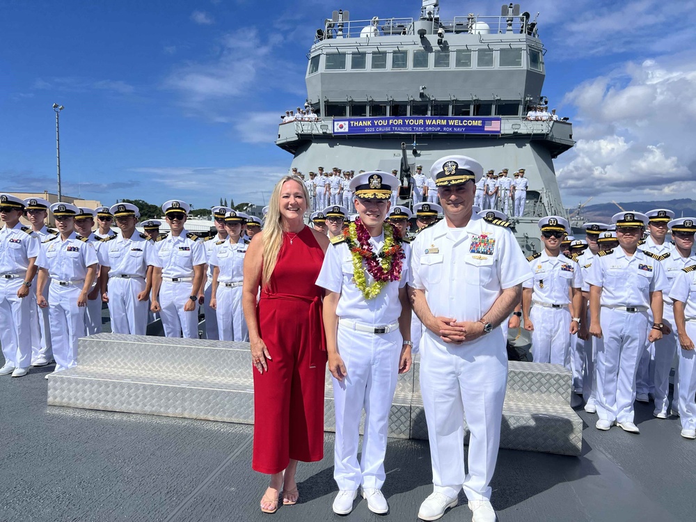 JBPHH Commander Visits ROKS Hansando