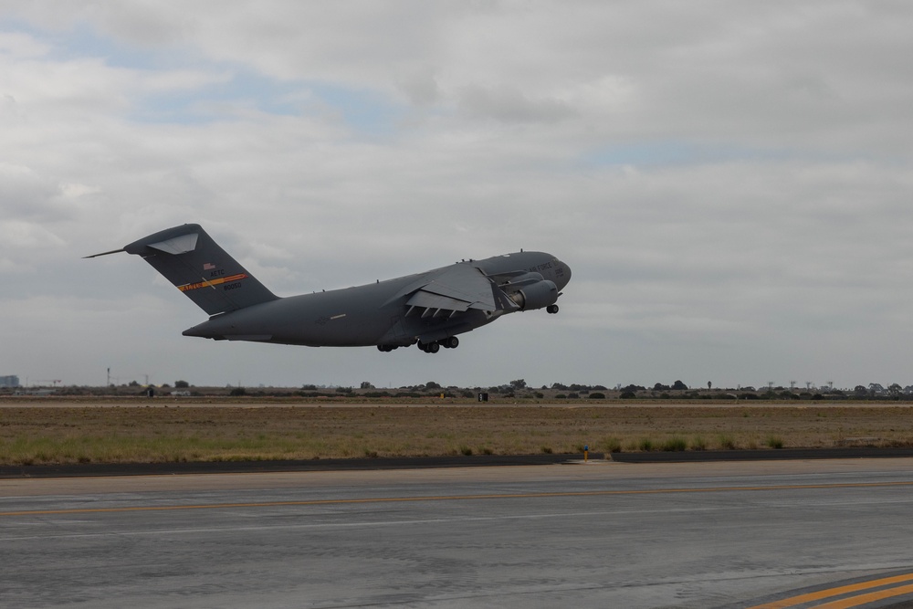 America’s Air Show 2025 Day 1: USAF C-17, KC-135 Joint Demo