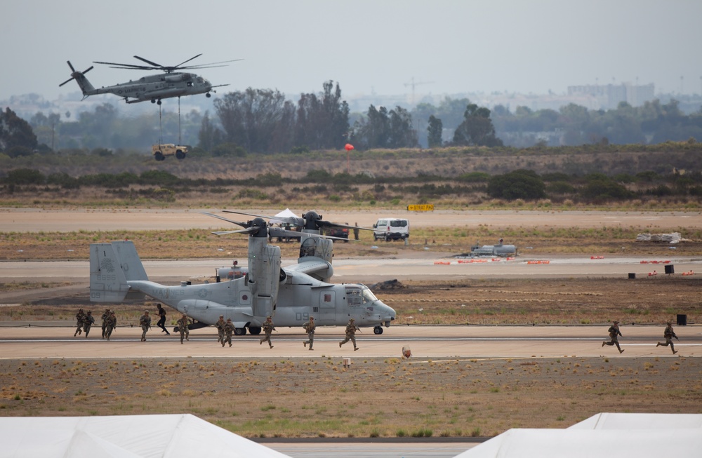DVIDS - Images - America’s Air Show 2025 Day 1: MAGTF Demo [Image 5 of 6]