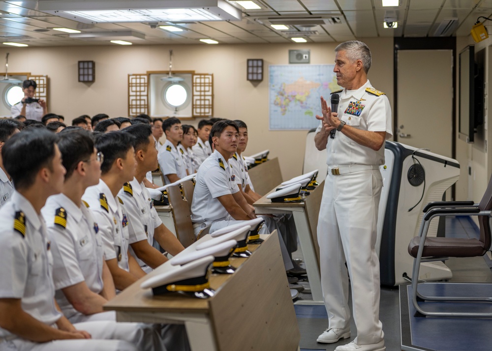 COMPACFLT Visits ROKS Hansando in Pearl Harbor