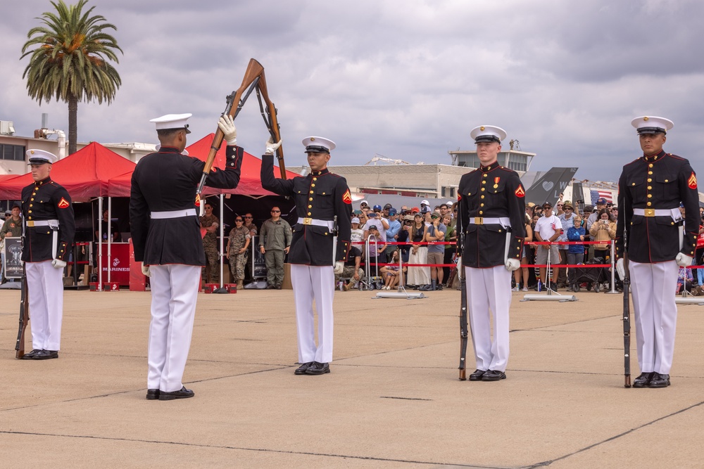 America’s Air Show 2025 Day 1: Silent Drill Platoon Performs America’s Air Show 2025 Day 1: Silent Drill Platoon Performs