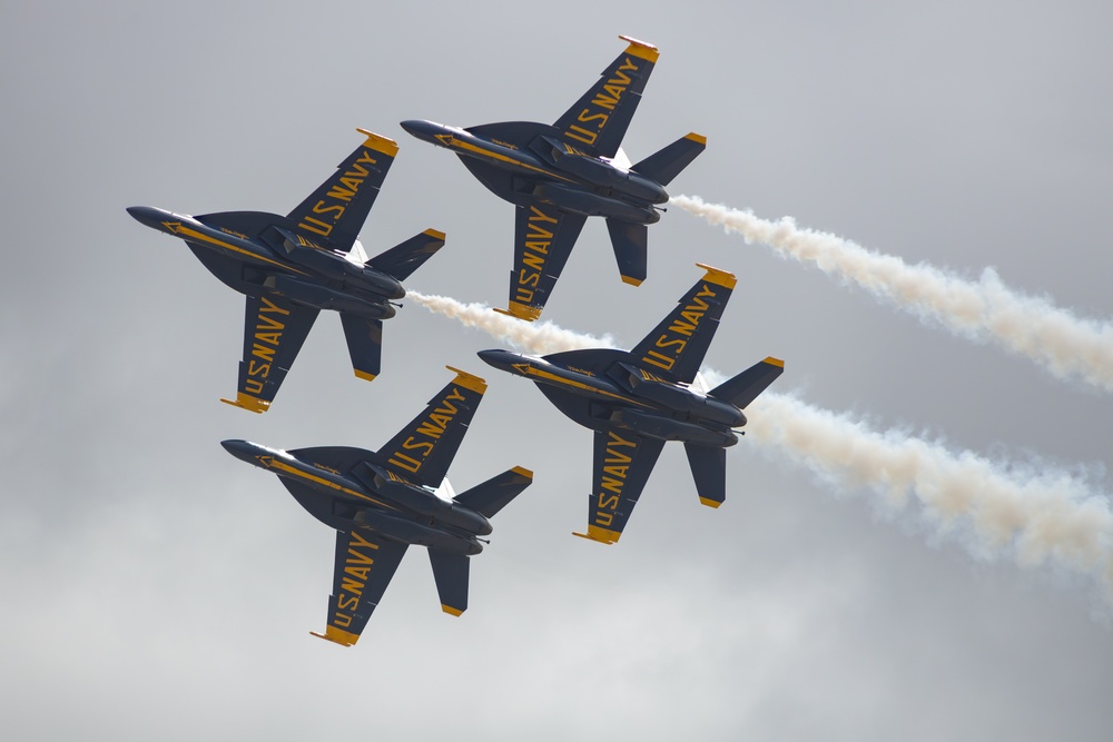 America’s Air Show 2025 Day 1: U.S. Navy Blue Angles