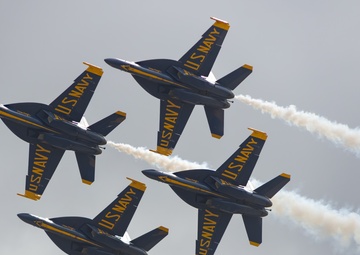 America’s Air Show 2025 Day 1: U.S. Navy Blue Angles