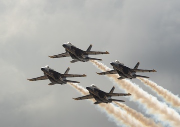 America’s Air Show 2025 Day 1: U.S. Navy Blue Angles