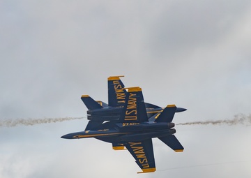 America’s Air Show 2025 Day 1: U.S. Navy Blue Angles