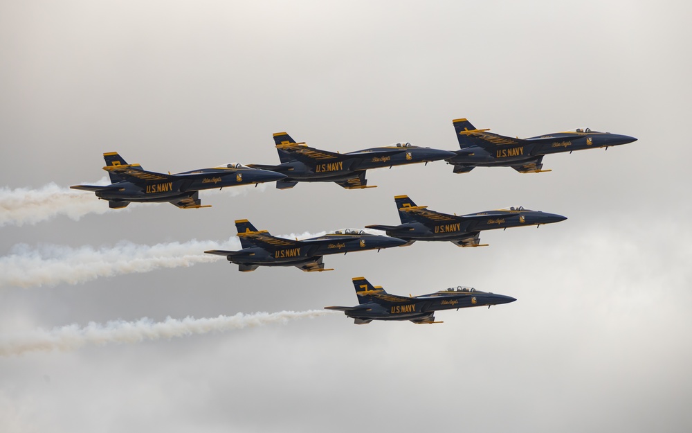America’s Air Show 2025 Day 1: U.S. Navy Blue Angles