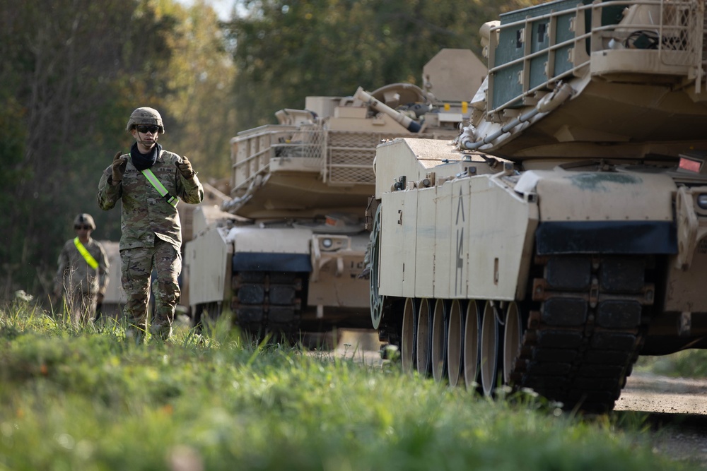 6-9 CAV M1A2 Tanks Arrive at Camp Tapa