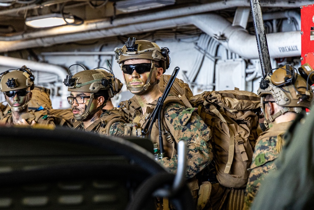 22nd MEU(SOC) | BLT 3/6 Disembarks for Amphibious Operations in Southern Puerto Rico