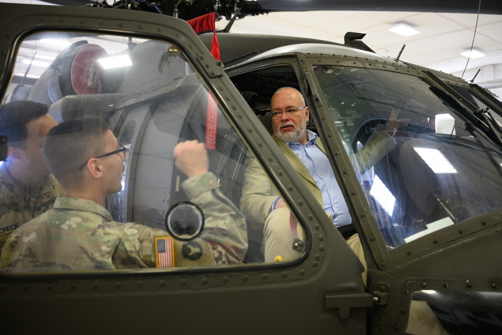 Croatian president visits Minnesota National Guard aviators