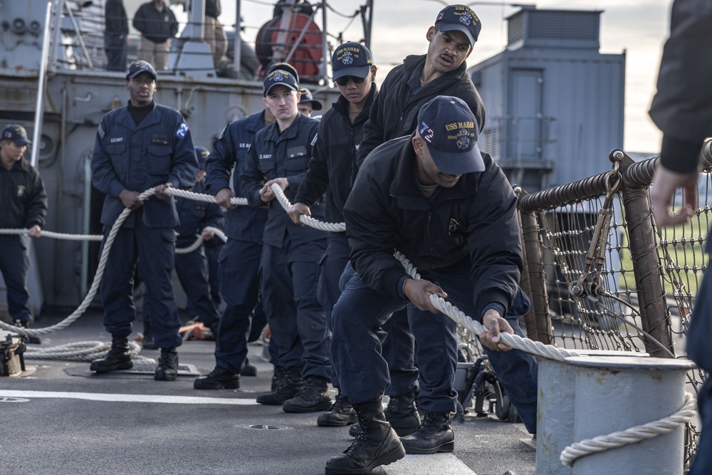 USS Mahan (DDG 72) Arrives in Wilhelmshaven, Germany