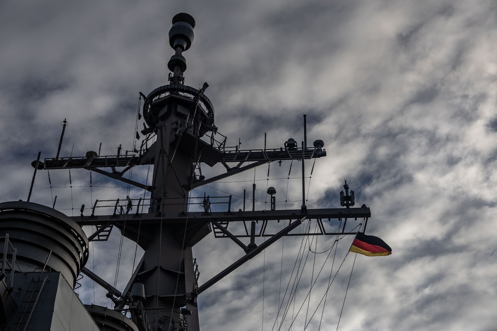 USS Mahan (DDG 72) Arrives in Wilhelmshaven, Germany