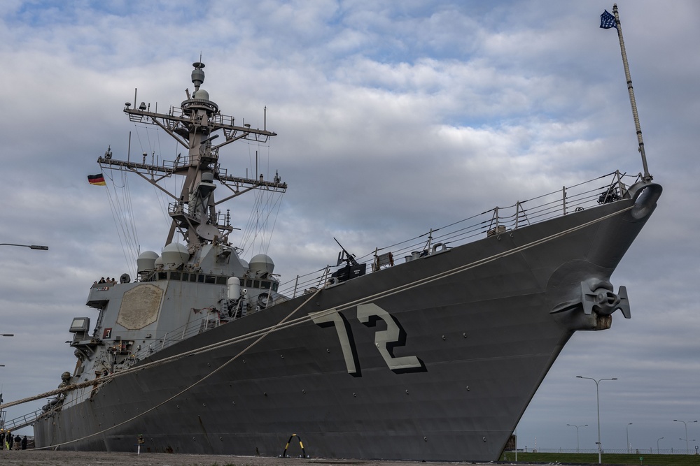 USS Mahan Pulls into Wilhelmshaven, Germany