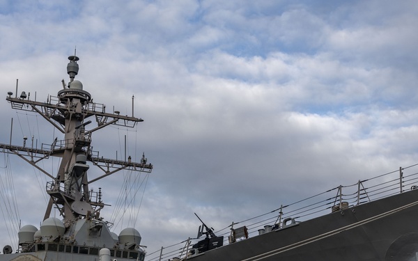 USS Mahan Pulls into Wilhelmshaven, Germany