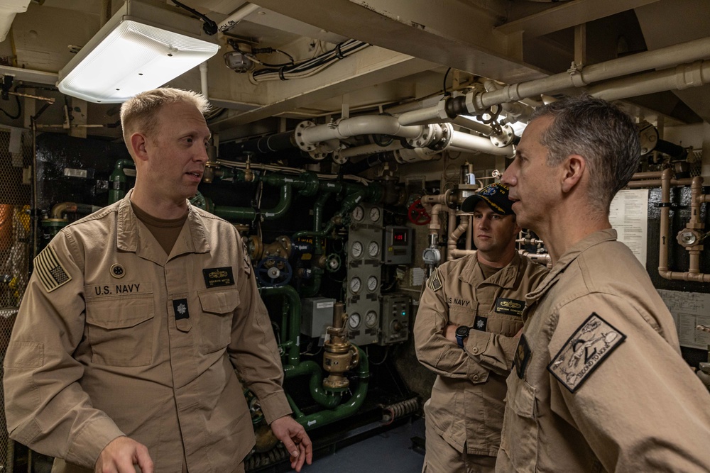 USS Mahan Hosts Commodore, Destroyer Squadron Two