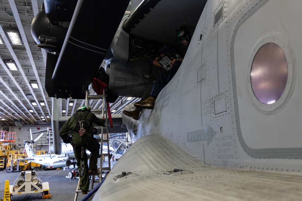 22nd MEU(SOC) | Aircraft Maintenance on USS Iwo Jima
