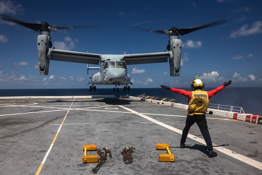 22nd MEU(SOC) | VMM-263 (REIN) Conducts Flight Operations