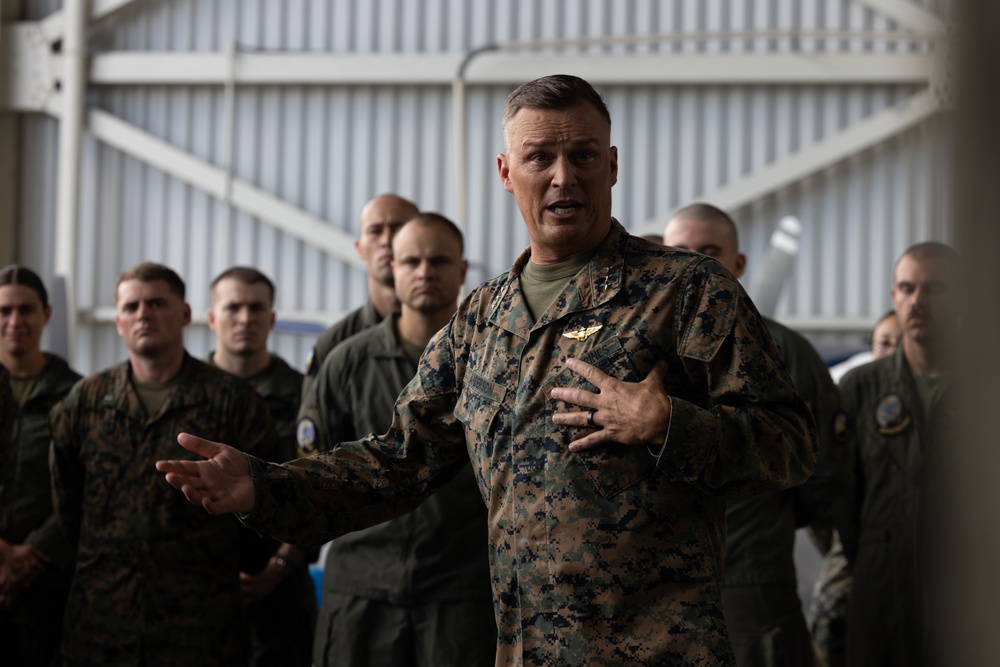 22nd MEU(SOC) | Lt. Gen. Anderson visits 22nd MEU(SOC) Marines in Puerto Rico
