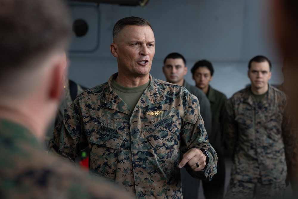 22nd MEU(SOC) | Lt. Gen. Anderson visits 22nd MEU(SOC) Marines in Puerto Rico