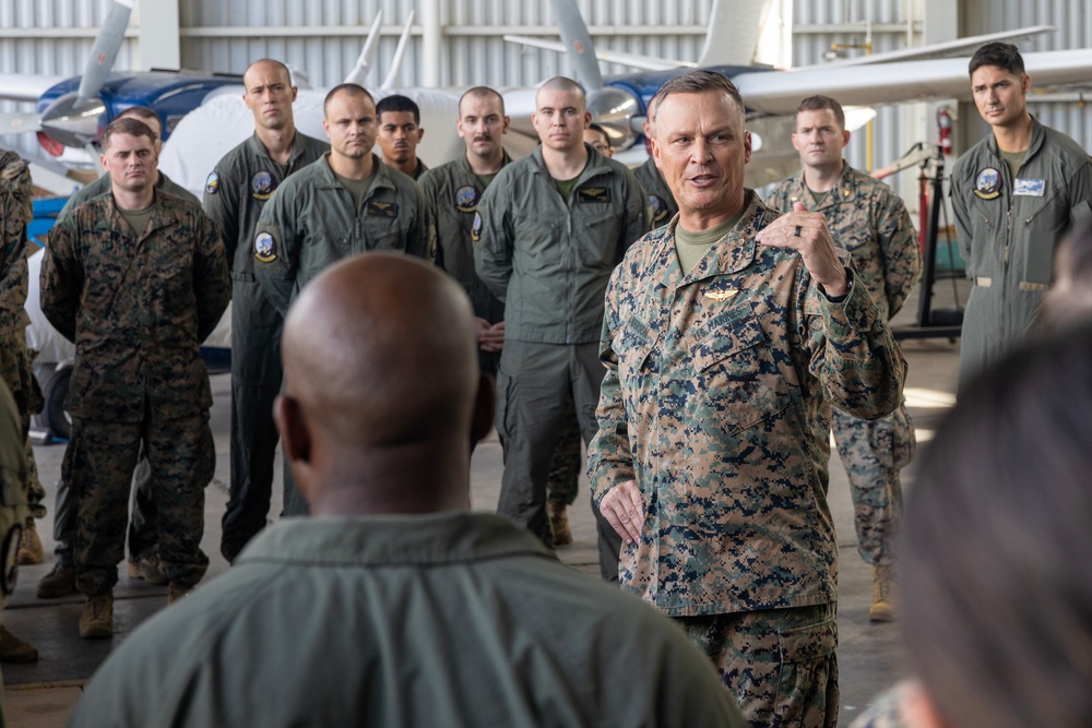 22nd MEU(SOC) | Lt. Gen. Anderson visits 22nd MEU(SOC) Marines in Puerto Rico