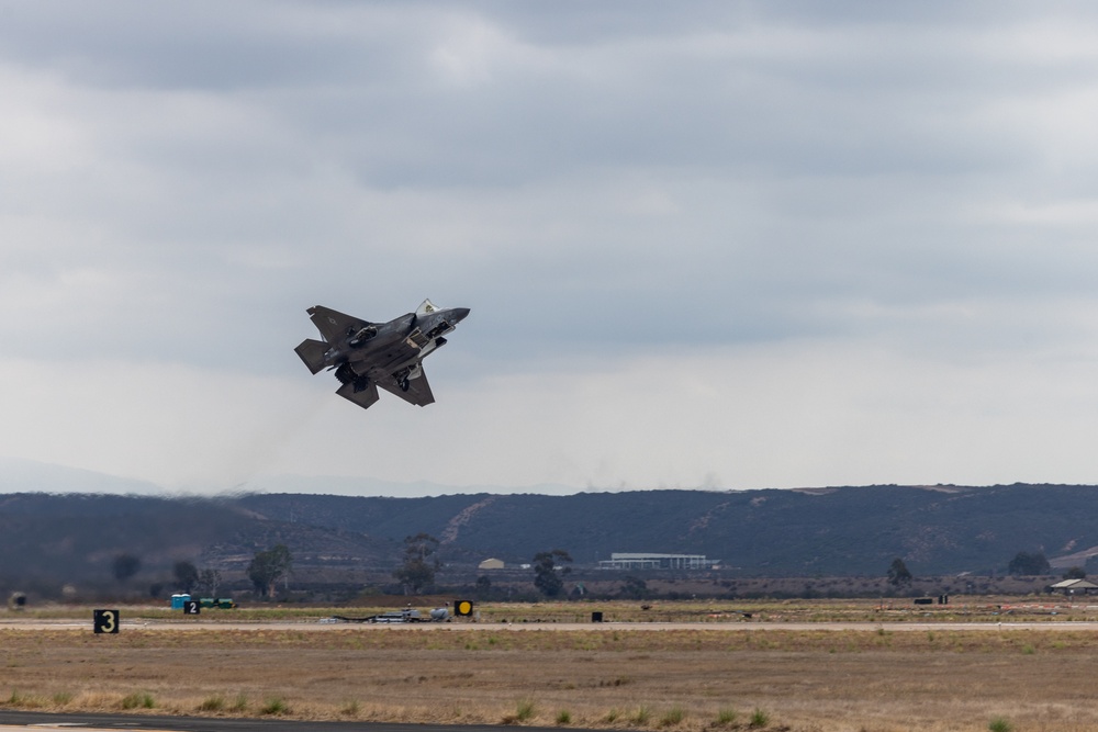 America’s Air Show 2025 Day 2: F-35B Lightning II Demo