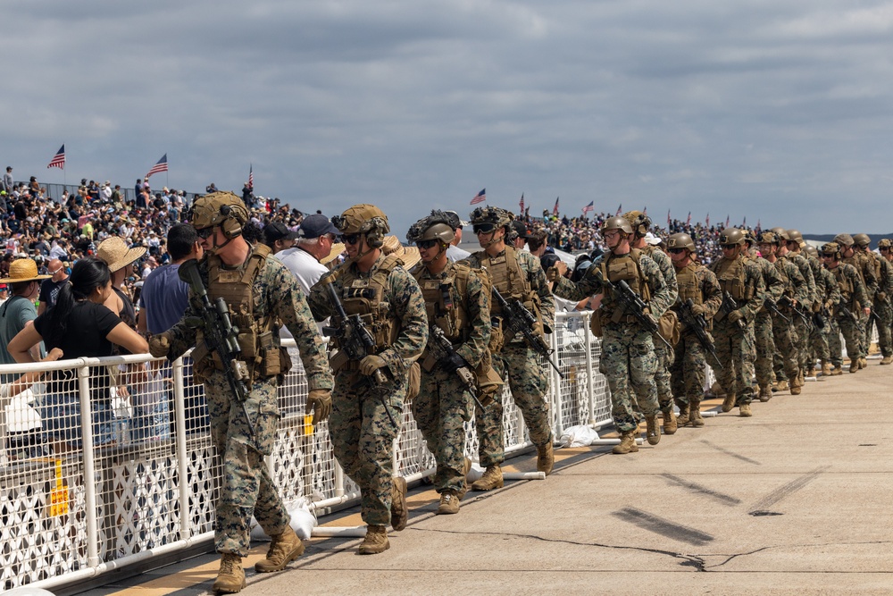 DVIDS - Images - America’s Air Show 2025 Day 2: MAGTF Demo [Image 9 of 16]