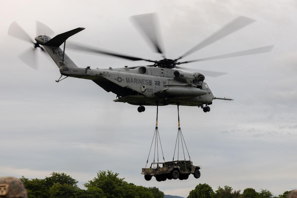 22nd MEU(SOC) | CLB-26 Helicopter Lift Ops