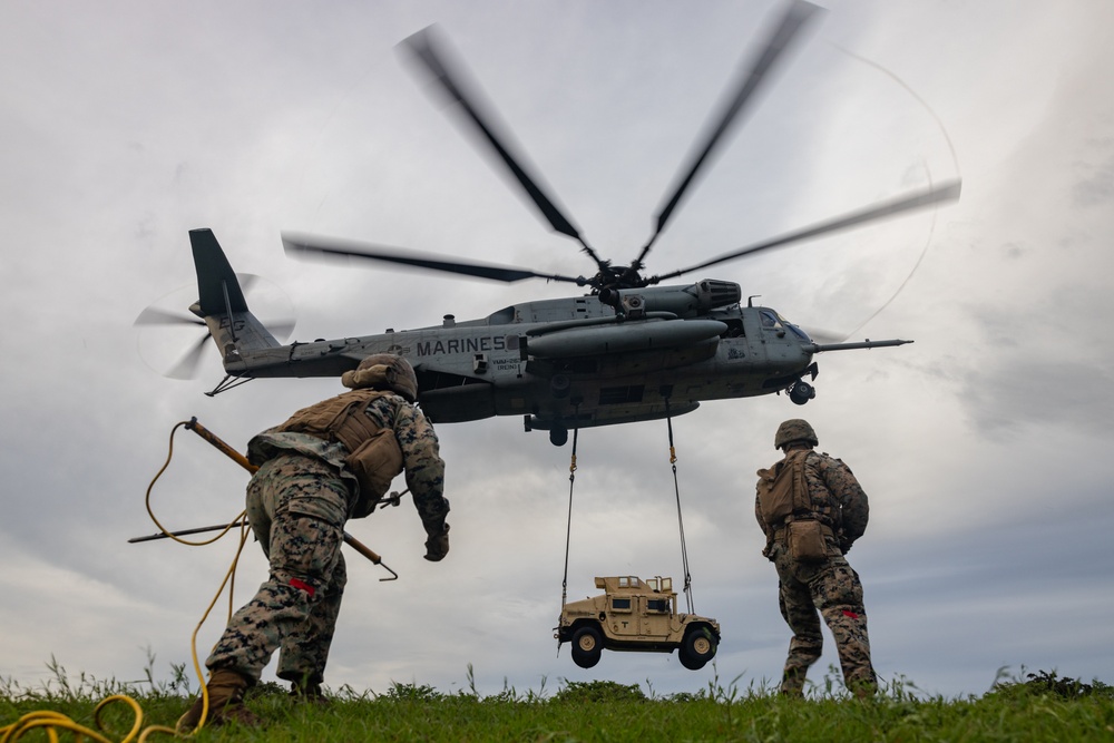 22nd MEU(SOC) | CLB-26 Helicopter Lift Ops