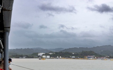 USS Ohio (SSGN 726) arrives in Subic Bay, Philippines