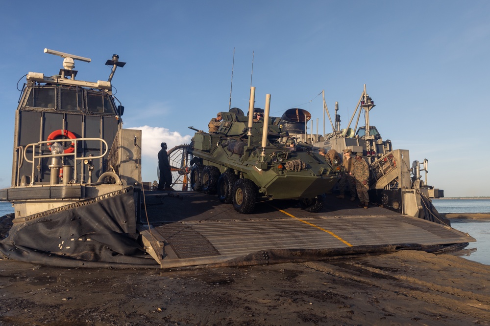 22nd MEU(SOC) | LAV Beach Insert in Puerto Rico
