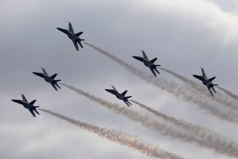 America’s Air Show 2025 Day 2: U.S. Navy Blue Angels Flight Demo