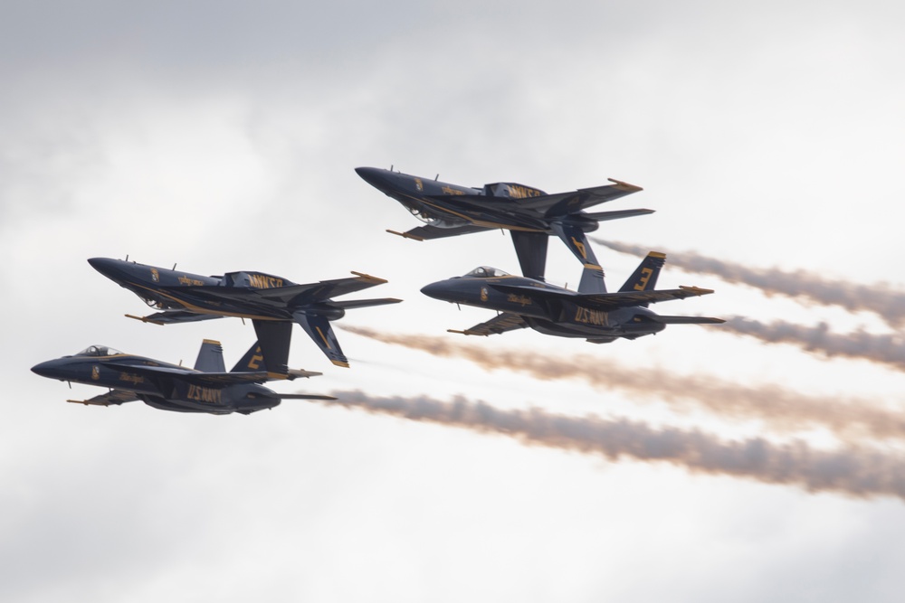 America’s Air Show 2025 Day 2: U.S. Navy Blue Angels Flight Demo