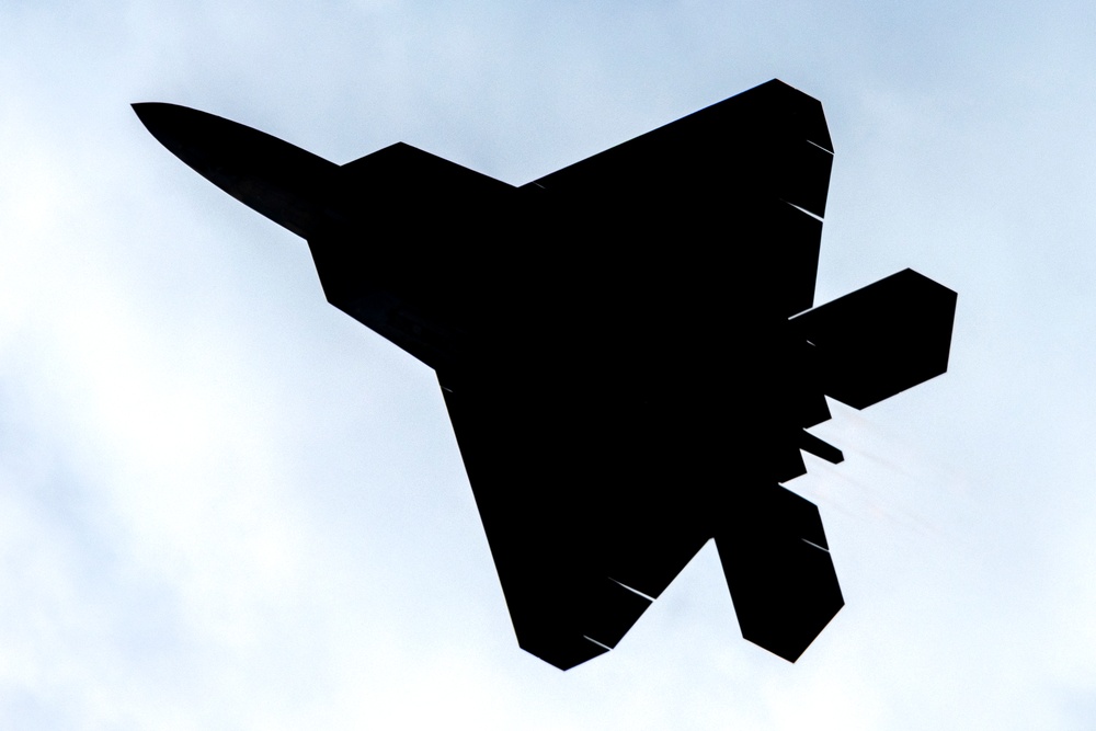 America’s Air Show 2025 Day 2: USAF F-22 Raptor Demo