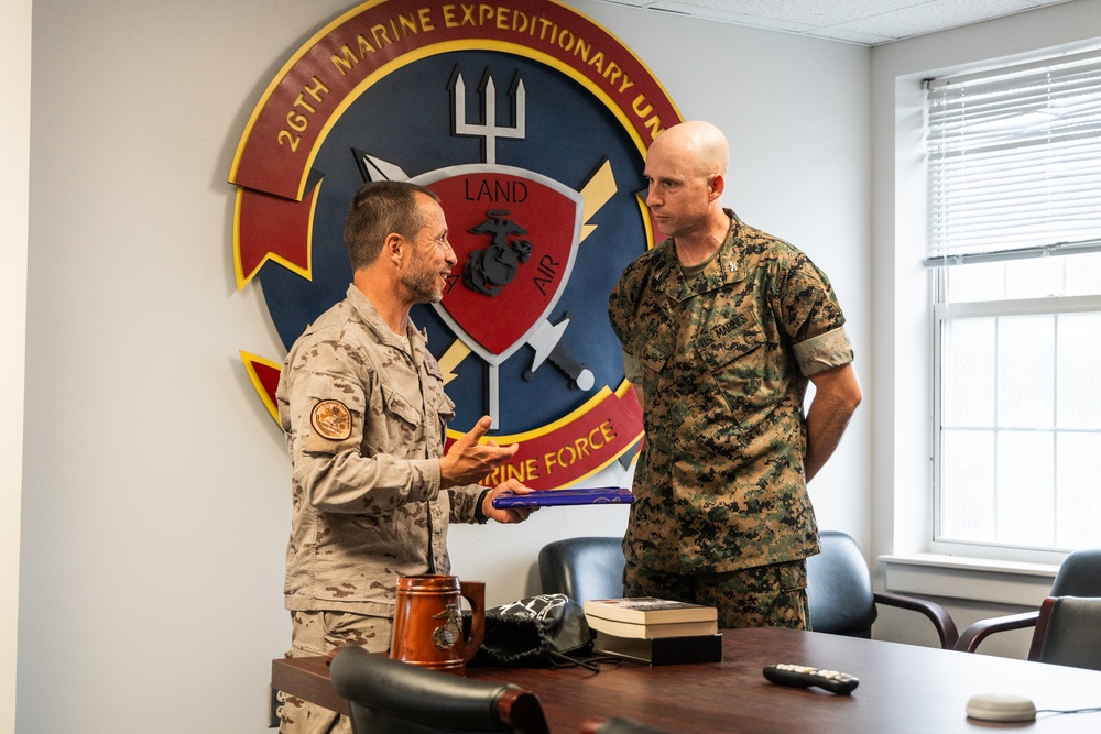 UNITAS 2025: US and Spanish Marines conduct plaque exchange