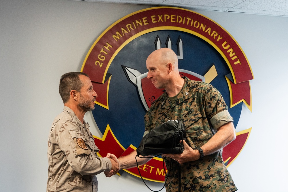 UNITAS 2025: US and Spanish Marines conduct plaque exchange