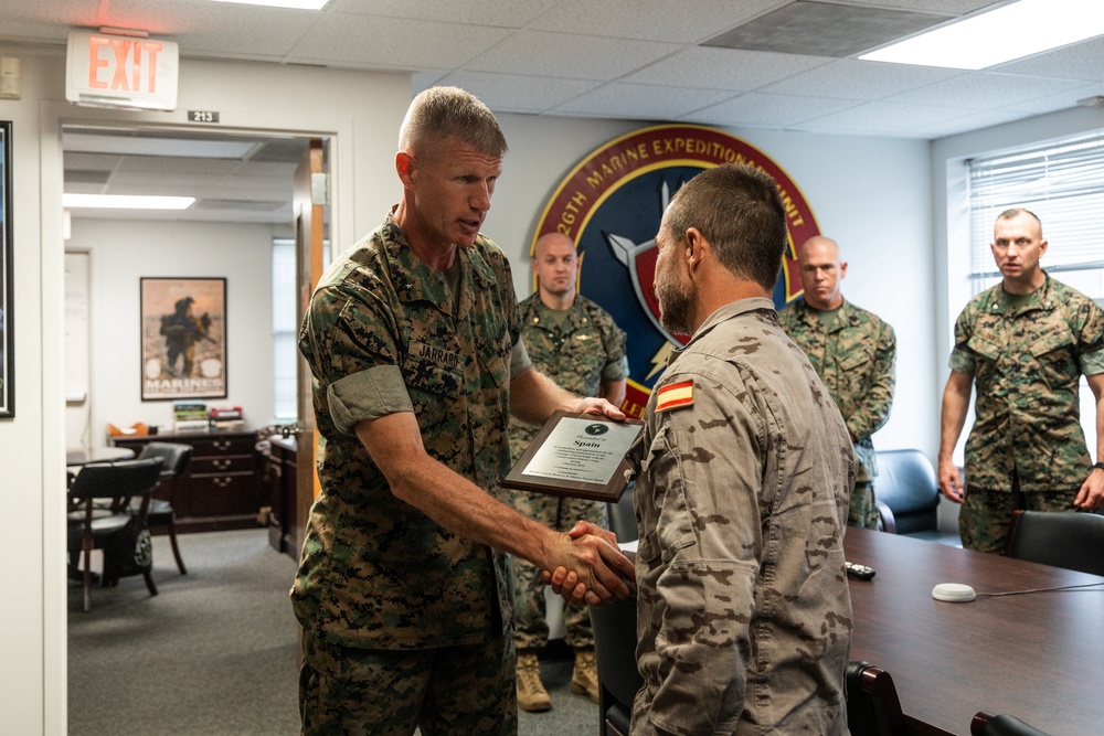 UNITAS 2025: US and Spanish Marines conduct plaque exchange