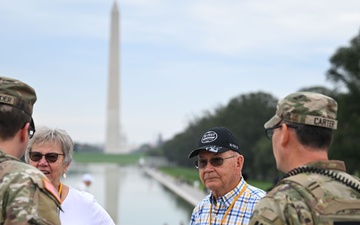 Soldiers provide presence patrol at National Mall